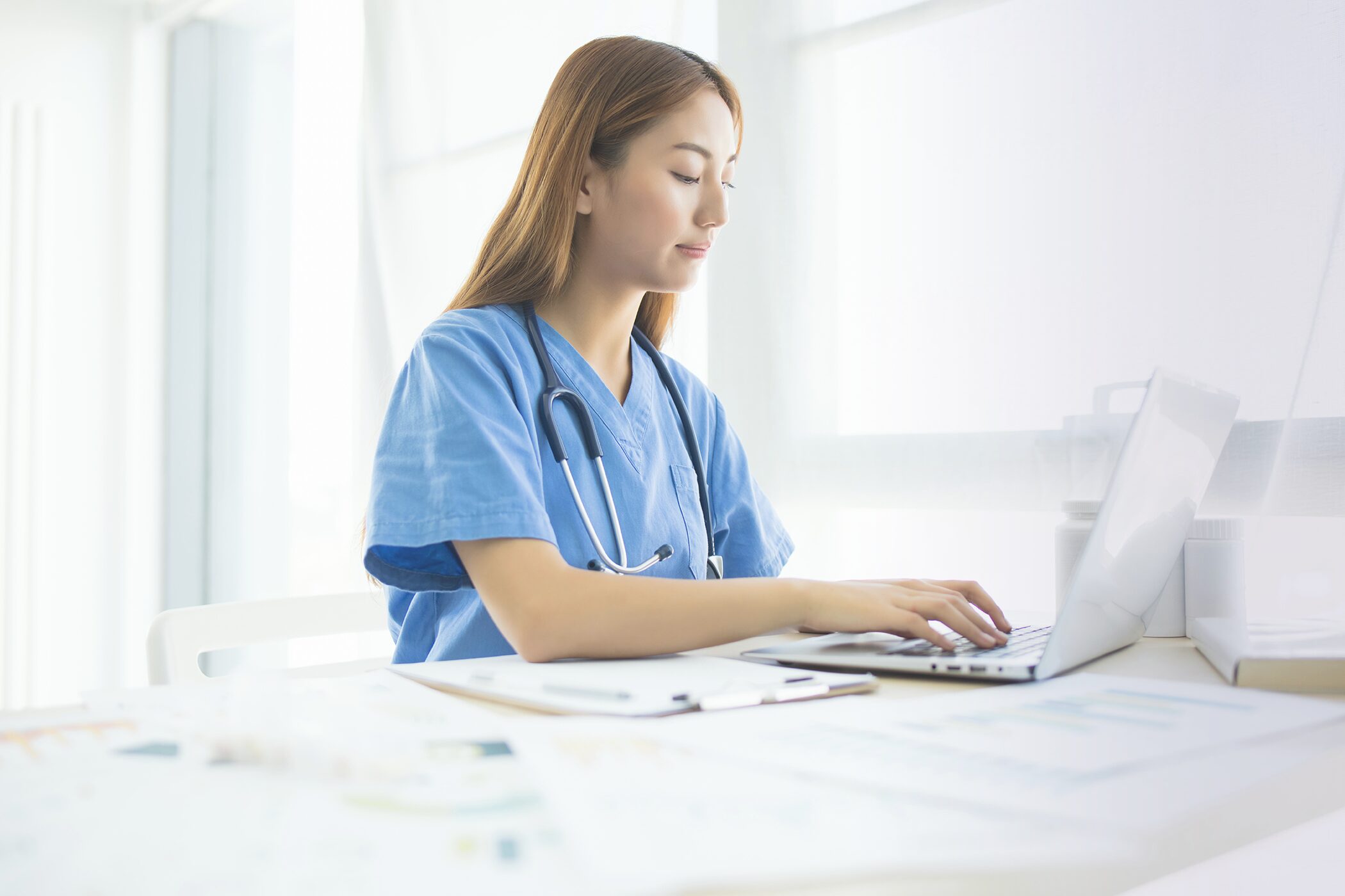 iStock-2189415563 _gradient2