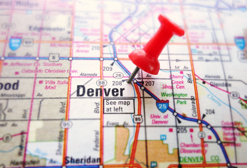 Closeup of a map of Denver with red push pin
180558653